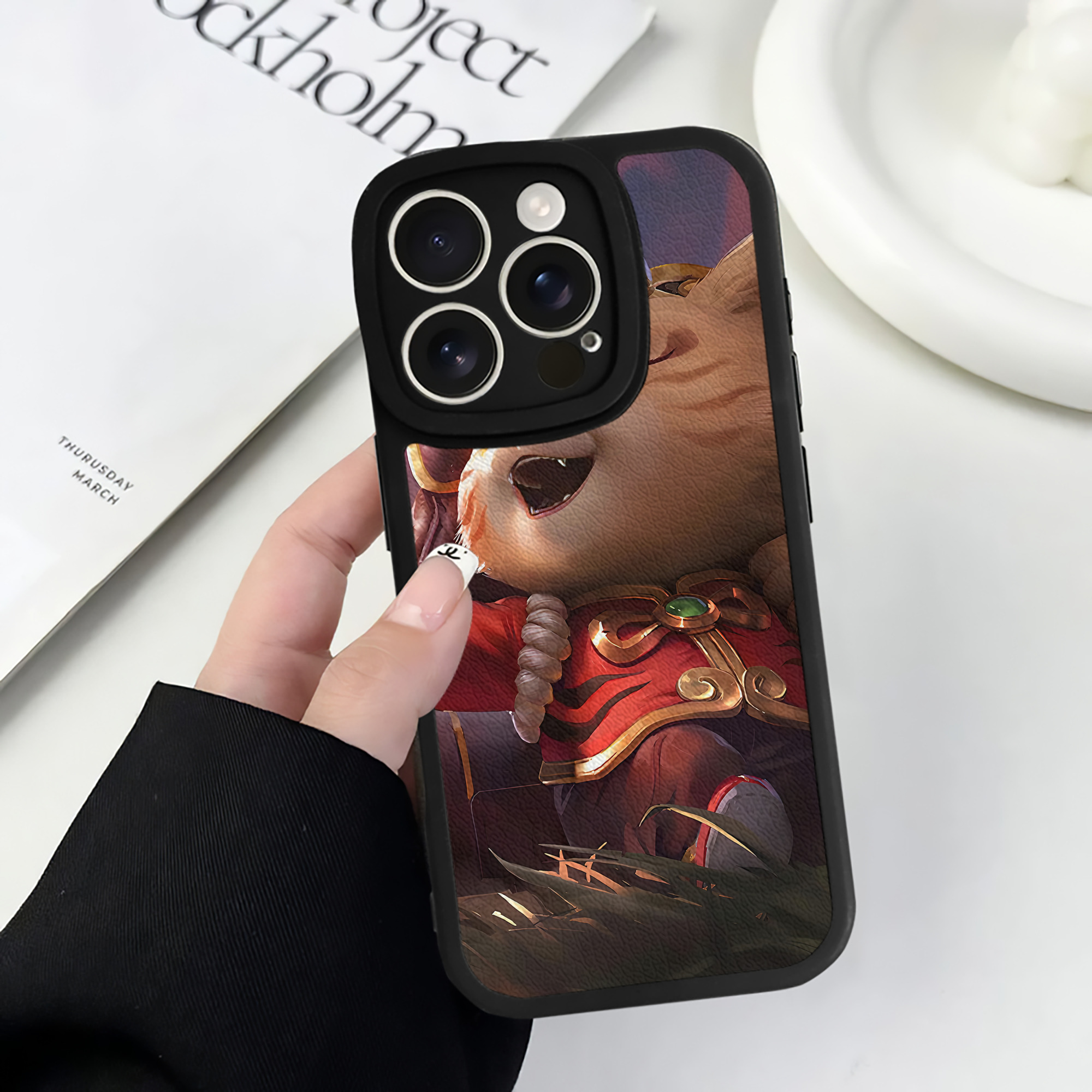 リーグ・オブ・レジェンド League of Legends LOL 【iPhone 16シリーズ対応】シリコンスマホケース（レザー調） 材質：シリコン
